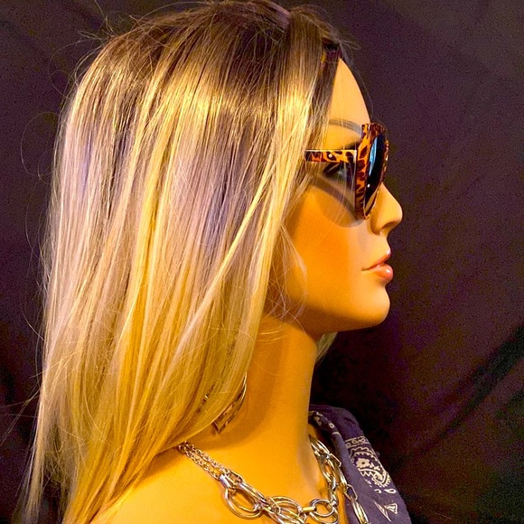 Betsey Johnson sunglasses, NWT, leopard print/design, 100% UV PROTECTION. - Picture 6 of 16